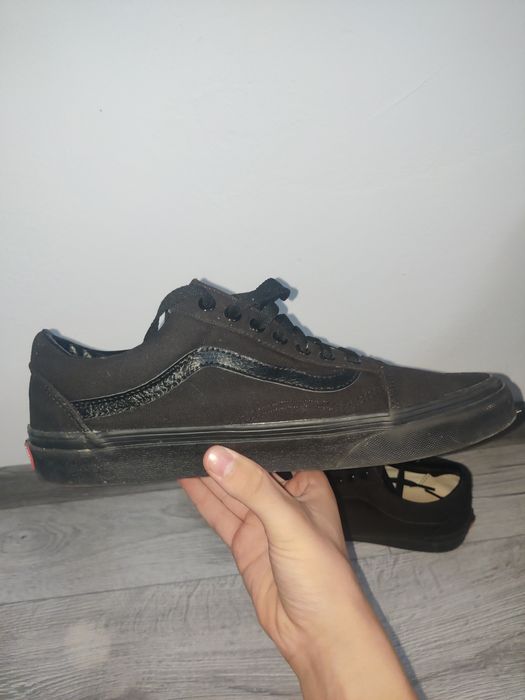 Vand vans marimea 42.5 si 43 fara cutie