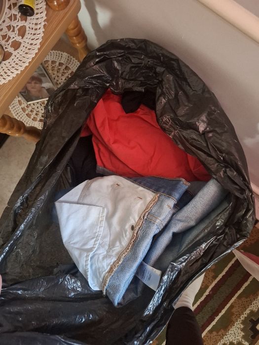 Vând haine mărimi diverse