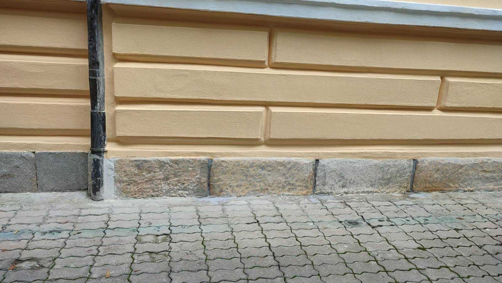 Реставрация и изработка на гипсови корнизи и фасадни орнаменти.