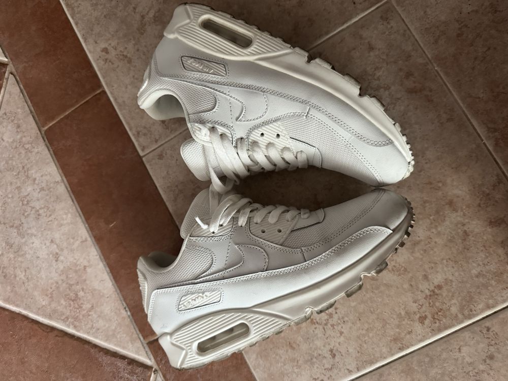 Airmax 90 triple white