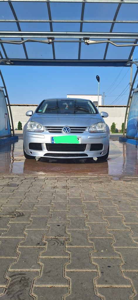 Vând golf 5 1.6 fsi