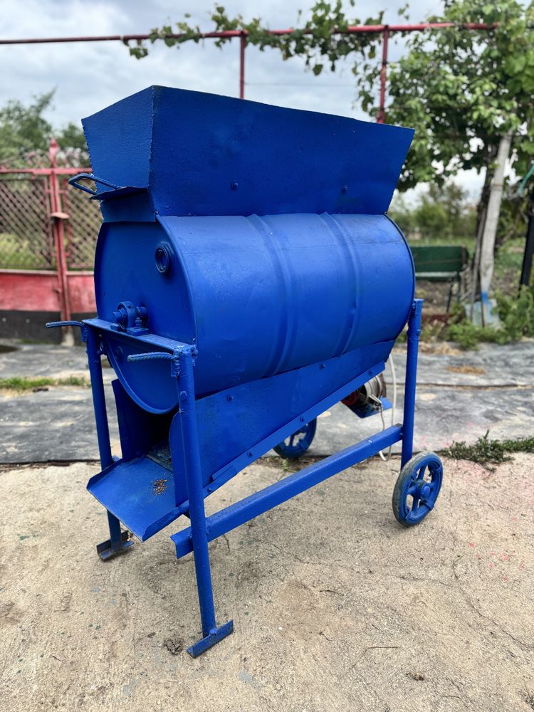 Batoză porumb cu motor