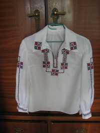 Дамска риза с ръчна българска бродерия от носия