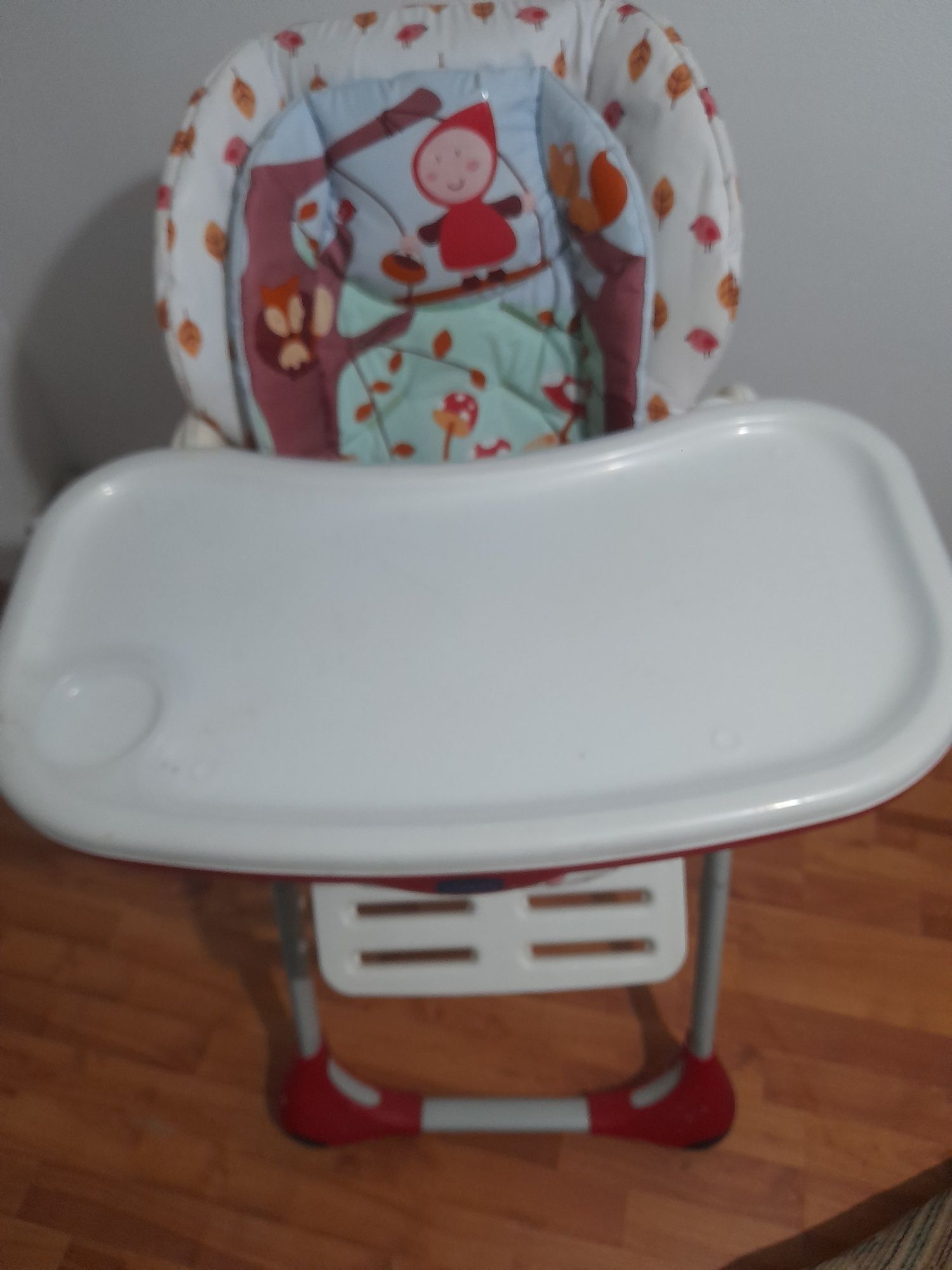 scaun cu masa bebe Chicco