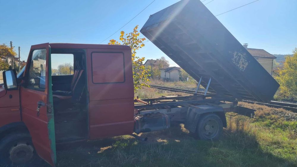 Продавам камионче Ивеко Дейли 35 10