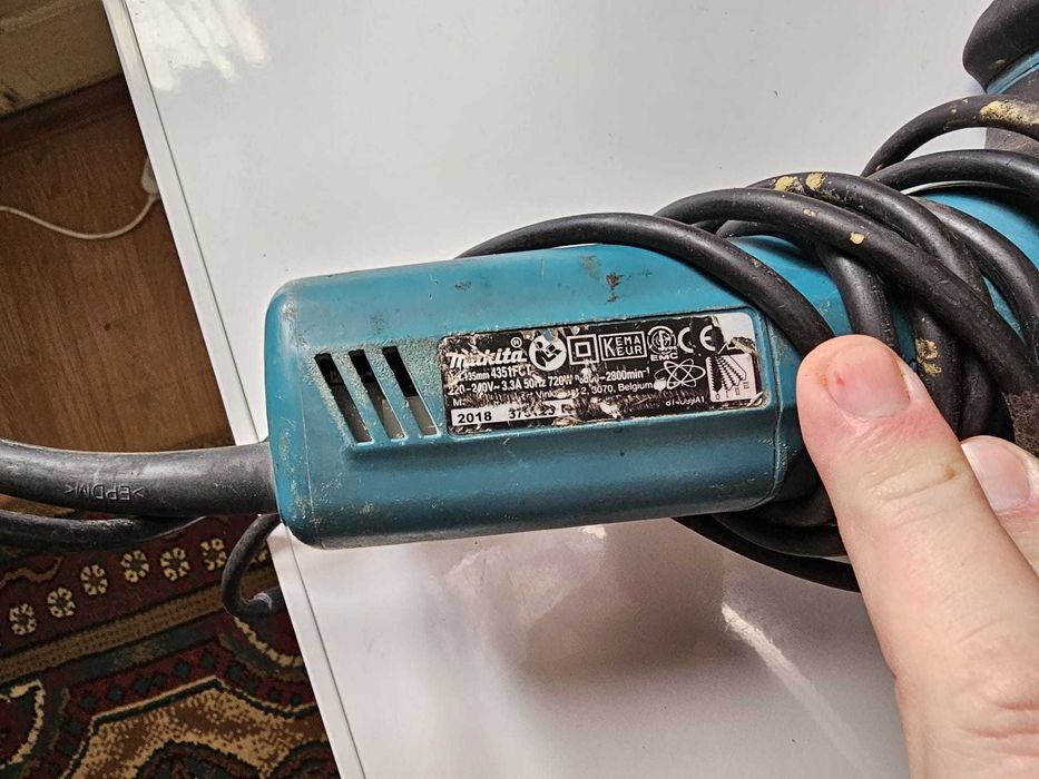 fierastrau pendular Makita