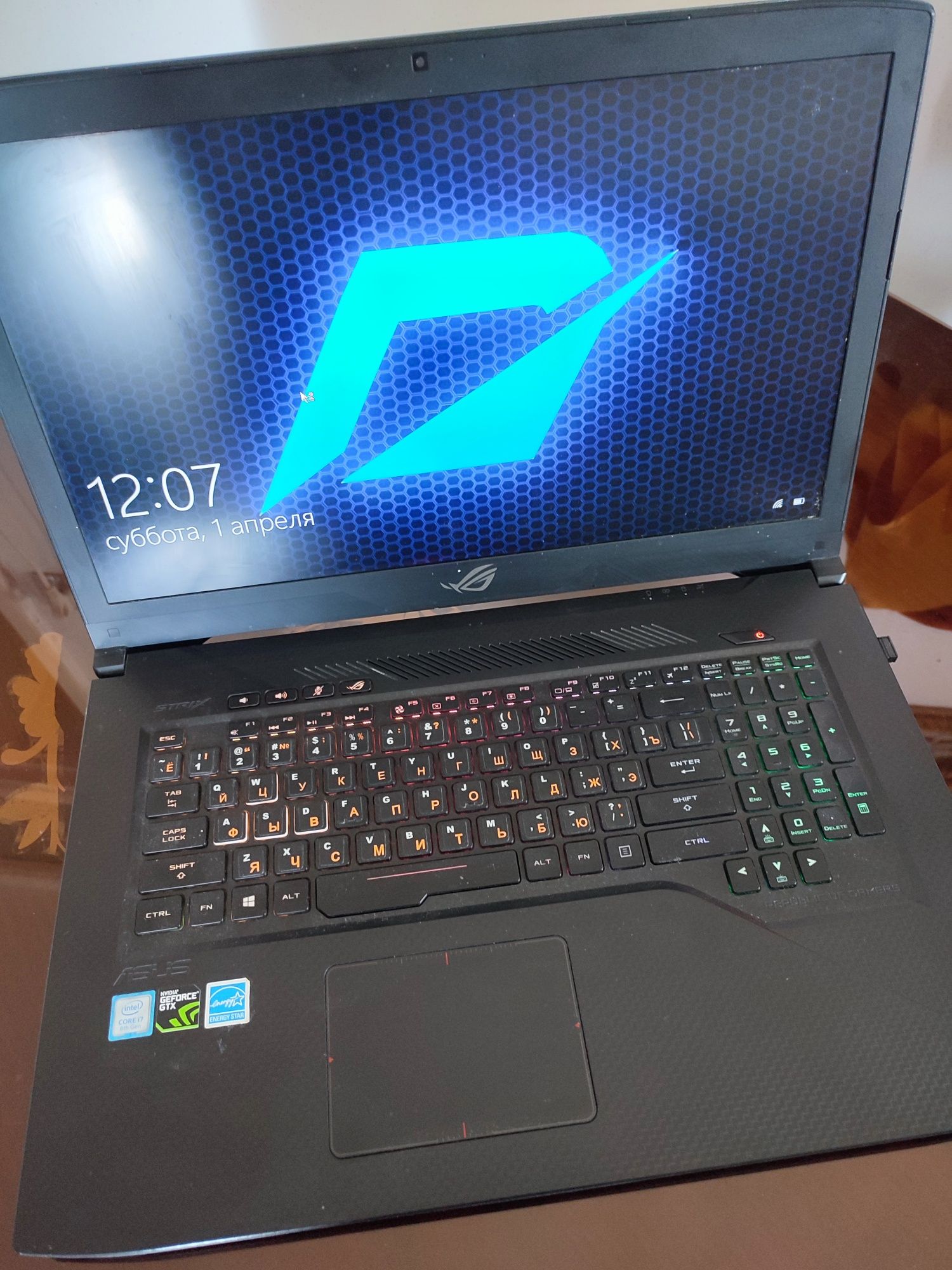 Продаётся Игровой ноутбук Asus ROG Strix GL703GE 17,3' дюйма + сумка