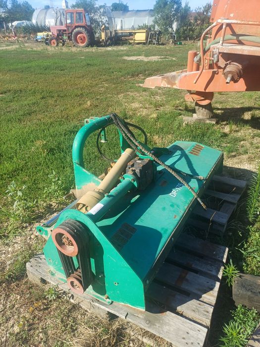 Tocator iarba si crengi