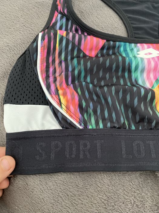 Bustiera noua ! Cu eticheta