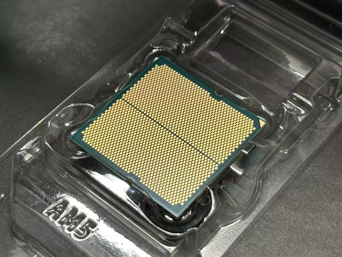 Процесор AMD RYZEN 9 7950X 16-Core (5.7 GHz Turbo) 64MB/170W/AM5/
