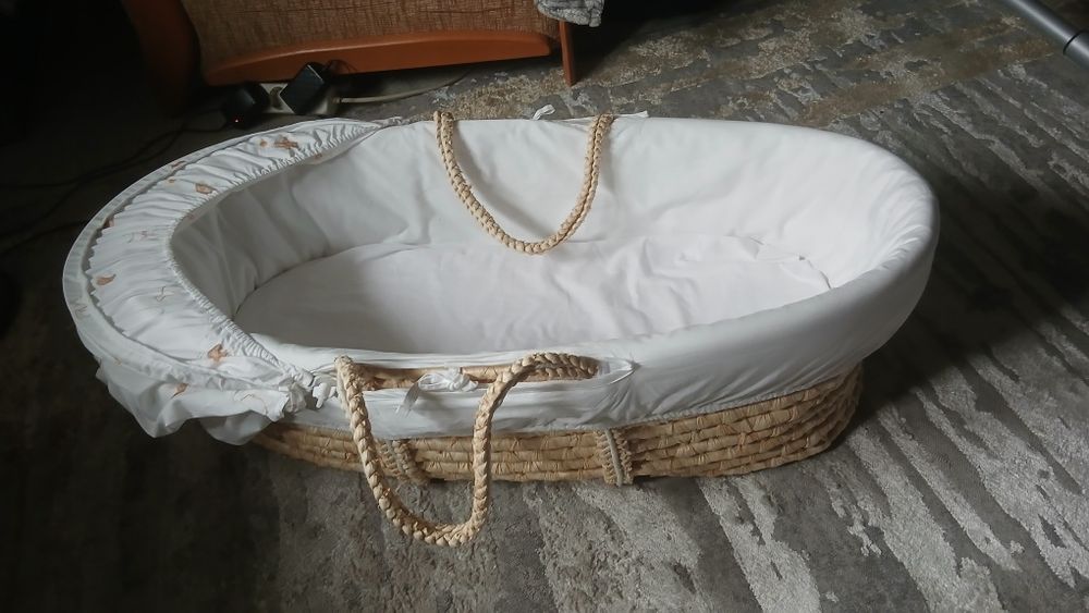 Pat , coș pt. bebelus - copil ca si nou