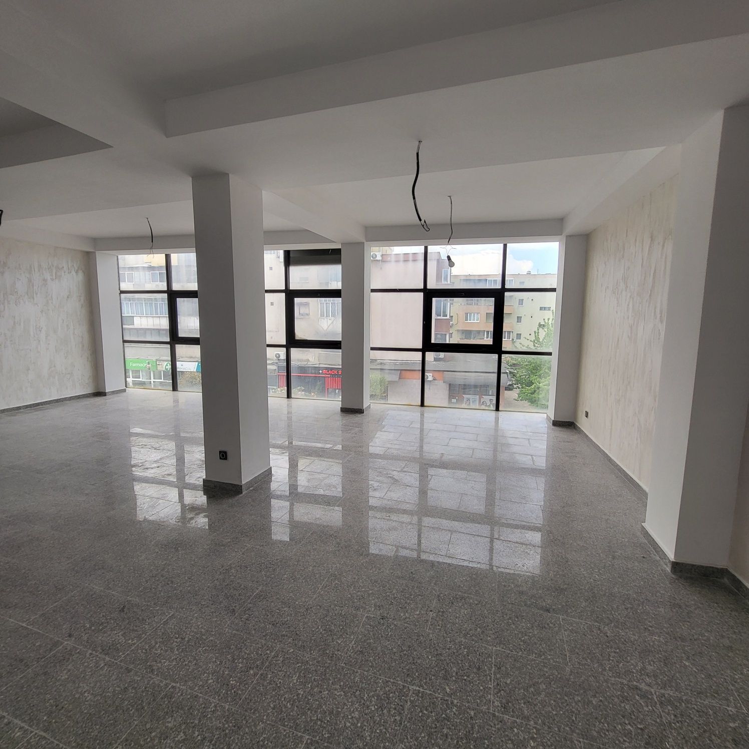 Se vinde apartament-local birouri