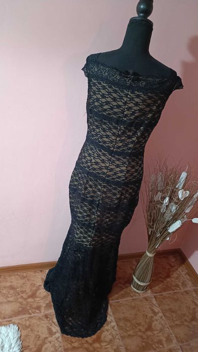 Rochie elegantă din dantelă neagră, lungă, tip sirenă
