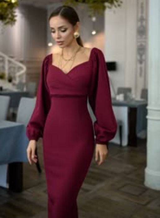 Элегантное вечернее платье,цвет алой розы
