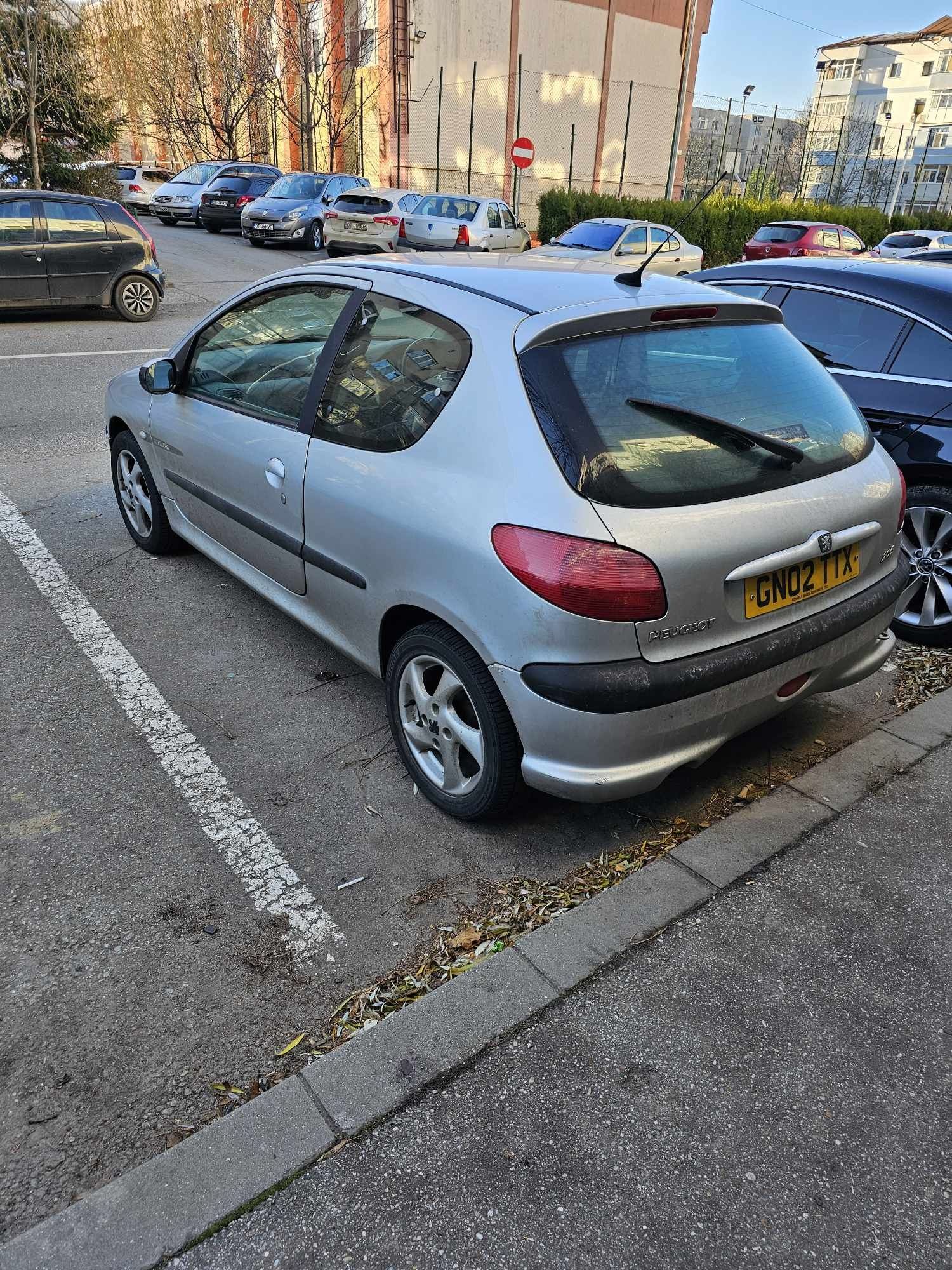 Dezmenbrez Peugeout 206  1.4 benzina