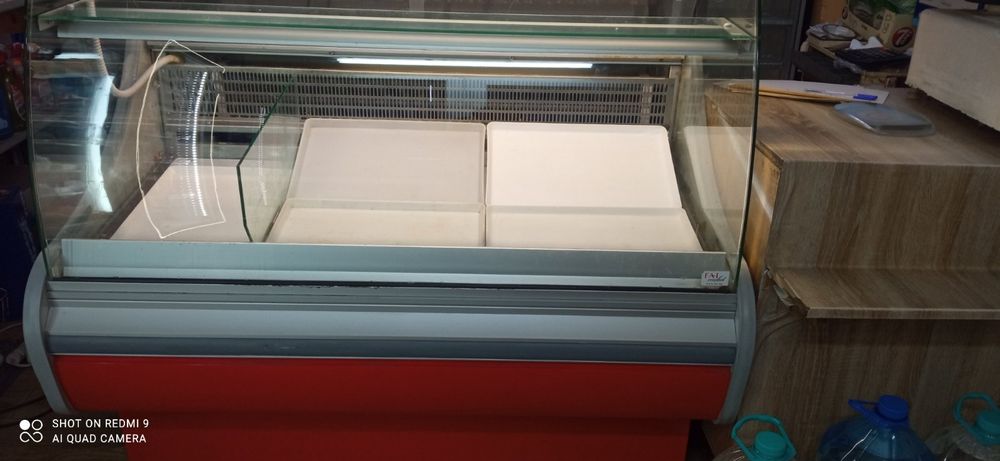 Хладилна витрина