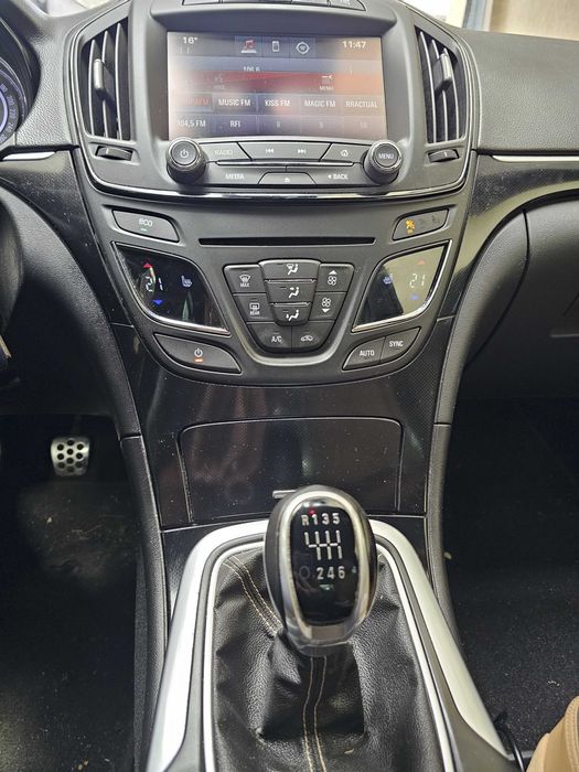 Opel Insignia Facelift–Piele maro de lux, mașină nefumător, întreținut