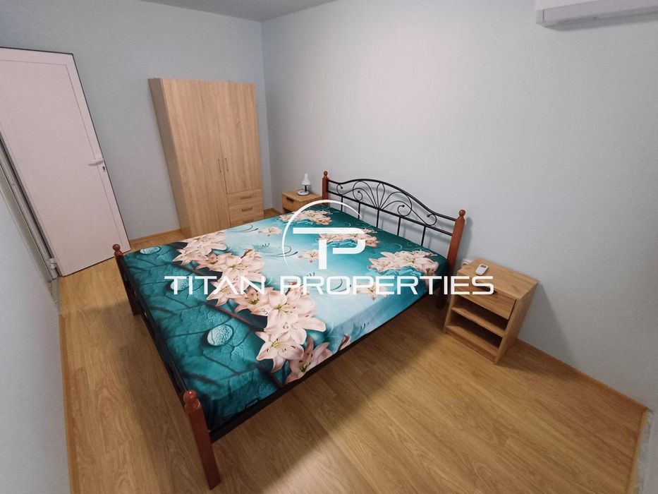 Дава се под наем Тристаен апартамент в Бургас, Център - 80 кв.м за 765 € - Снимка #1