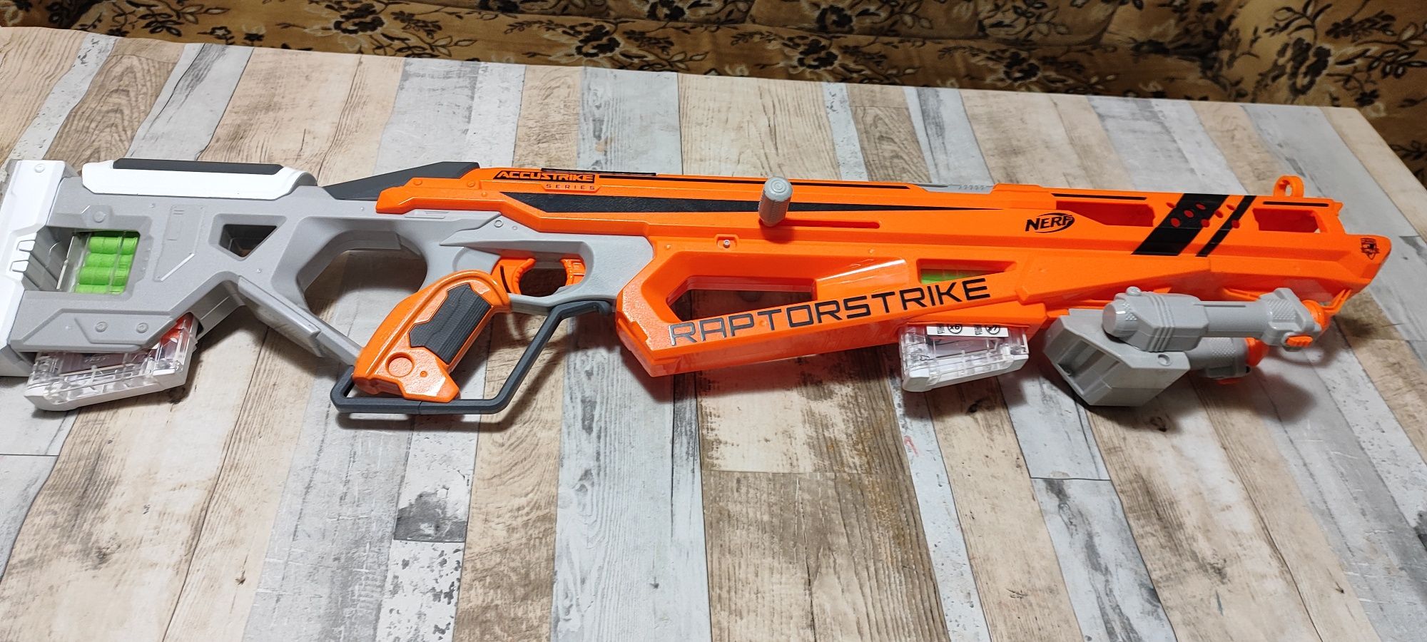 NERF raptorstrke 95 см.