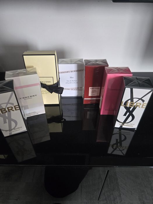 Парфюми и дрехи нови