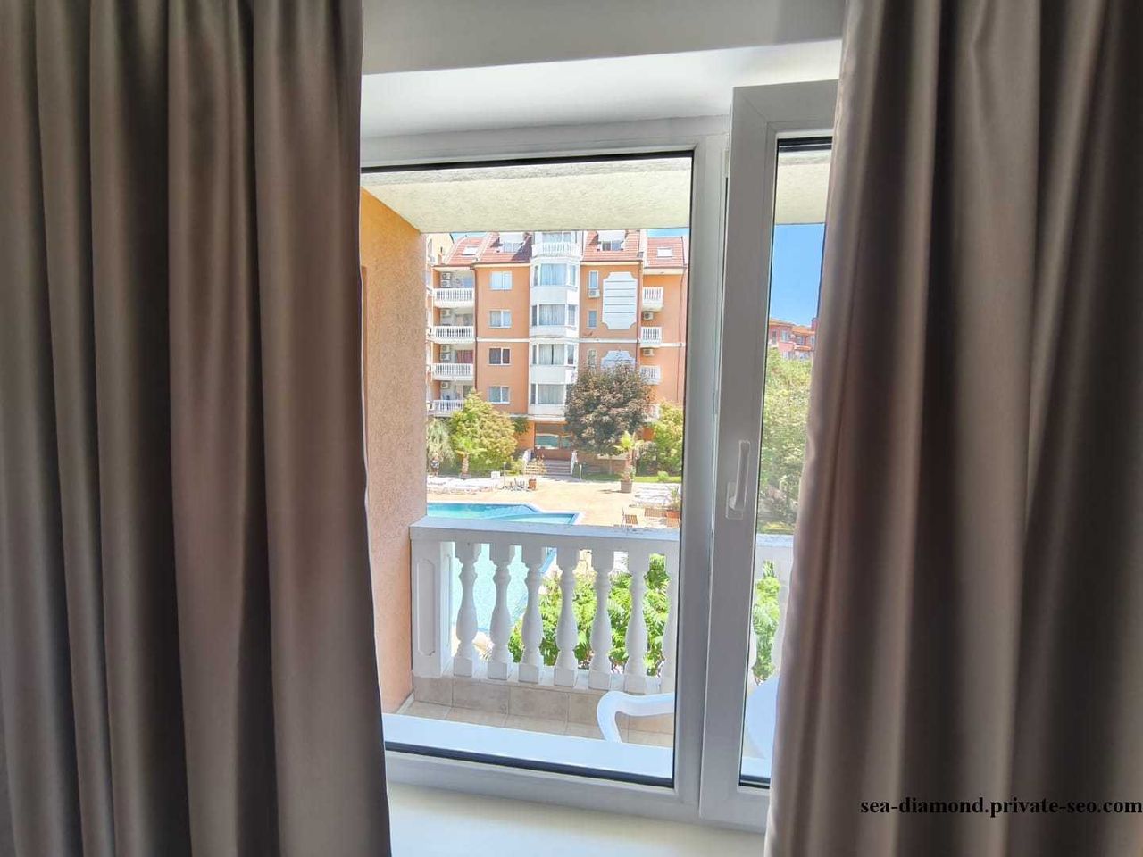 Продава се Двустаен апартамент в к.к. Слънчев бряг - 55 кв.м за 6 €/кв.м - Снимка #10