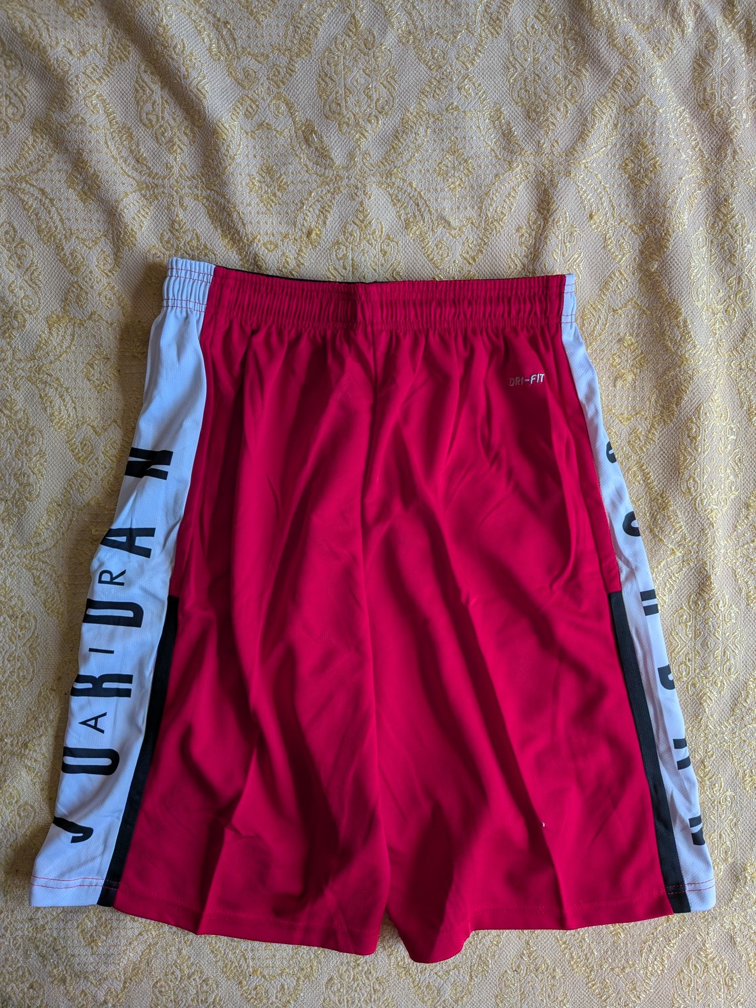Шорти Air Jordan червено/бяло  XL
