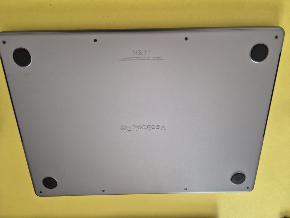 Macbook Pro M1, 14 inch, 16 GB RAM stare excelenta