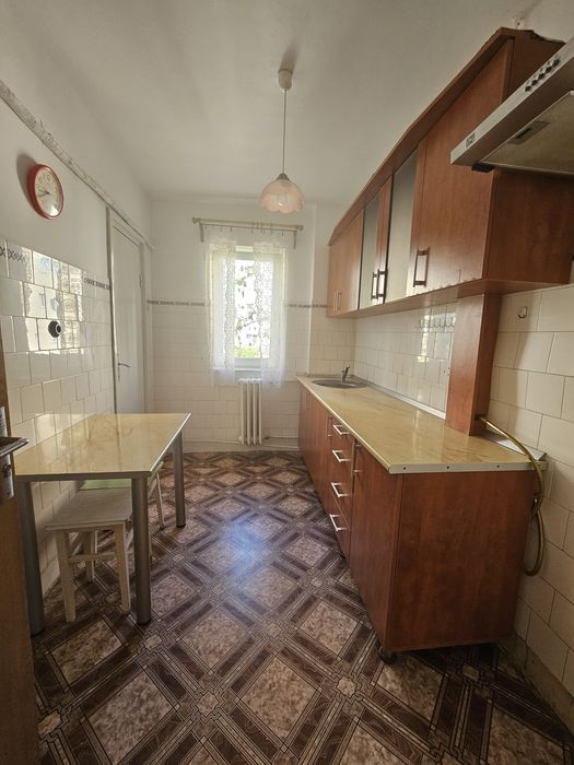 Vand apartament 2 camere, etajul 3,Vlaicu