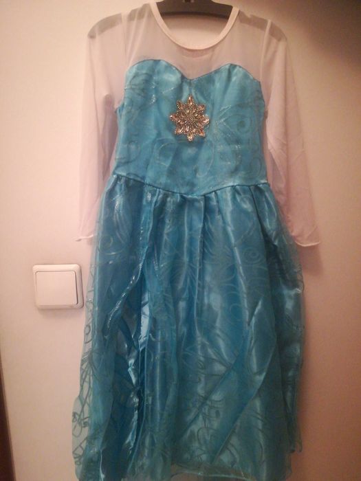 rochie Elsa cu trena masura 110