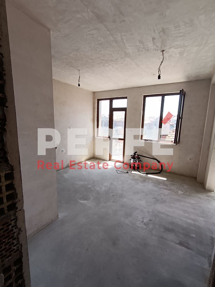 Продава се Многостаен апартамент в Поморие - 118 кв.м за 1500 €/кв.м - Снимка #8