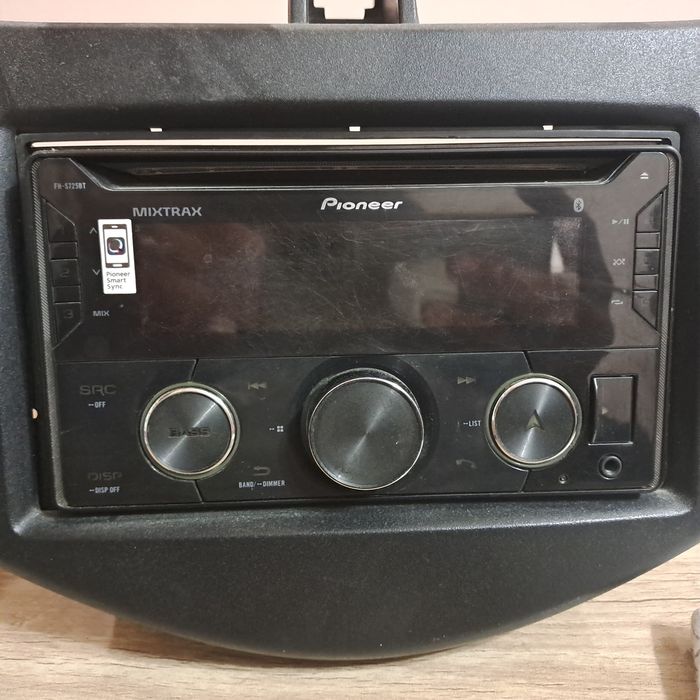 Pioneer 725 bt  sotiladi