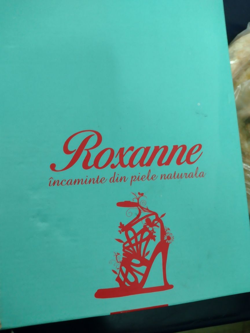 Vând pantofi noi Roxanne