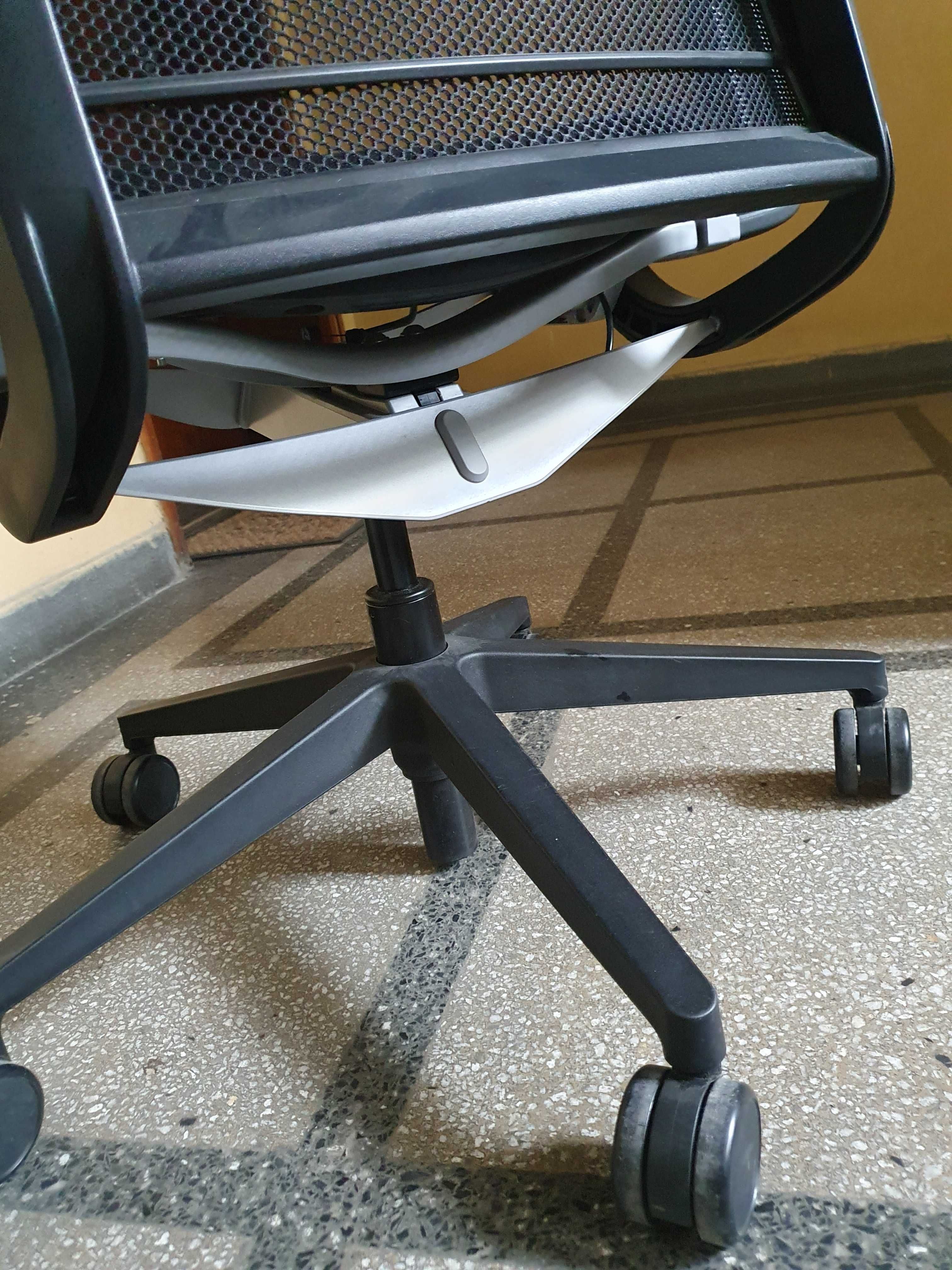 Офис стол SteelCase Think Black
