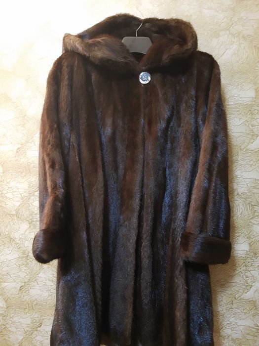 ВИЗОН ЛУКС,дълъг качулка цели кожи уникален МОДЕЛ,НЕПОВТОРИМ,ДОГОВАРЯН