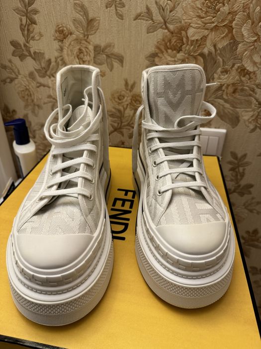 Bascheti Fendi noi originali