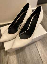 Pantofi stiletto , Bershka