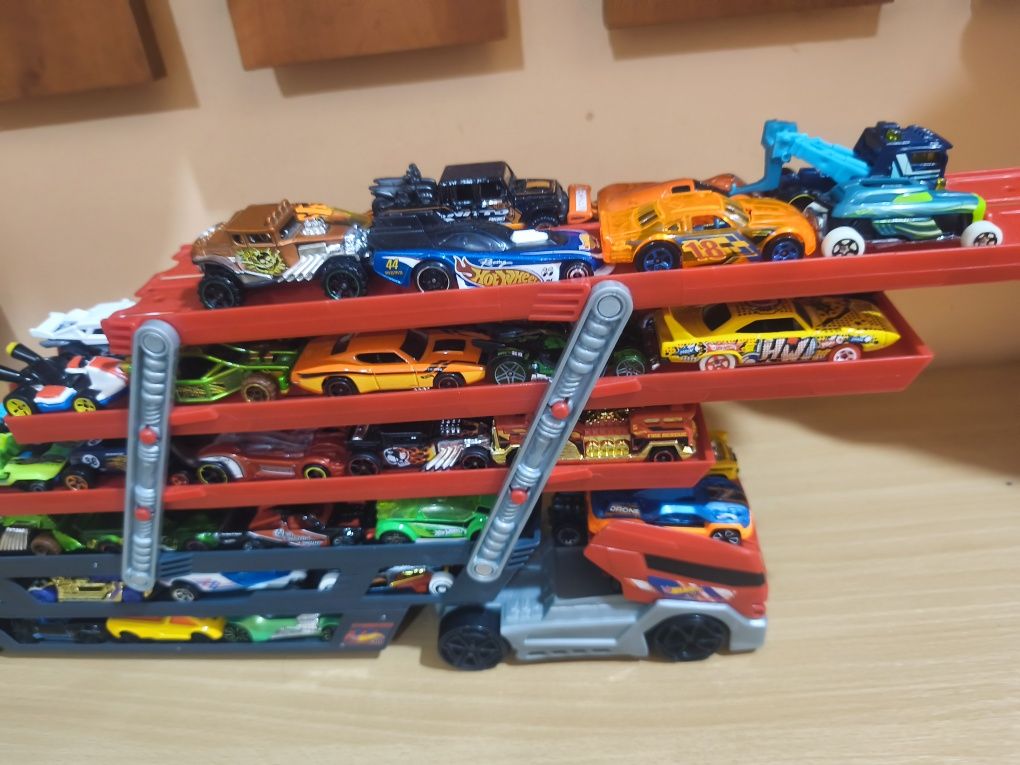 Hot Wheels камион-Автовоз