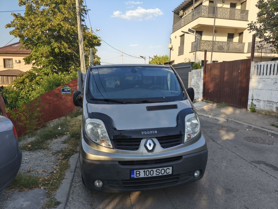 Vând Renault trafic