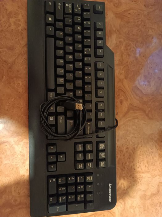 Vând tastatura si mouse