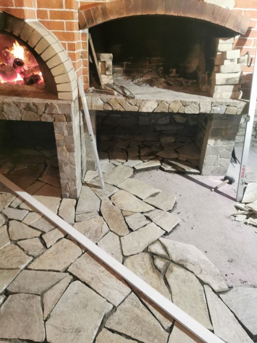 Бригада топлоизолация, тикли, фоаянс, теракот извършва този дейност