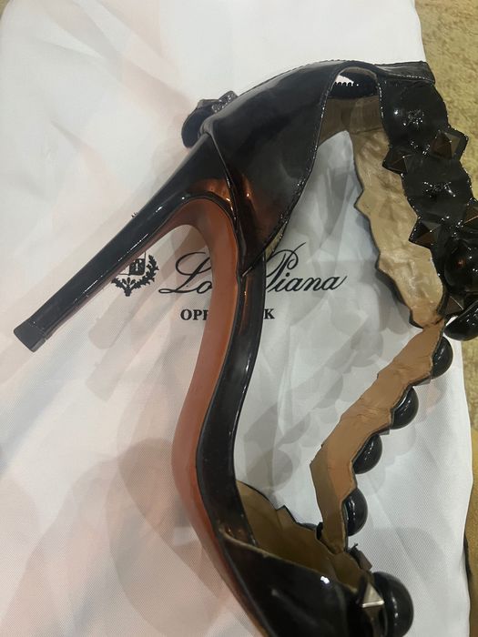 Продам босоножки