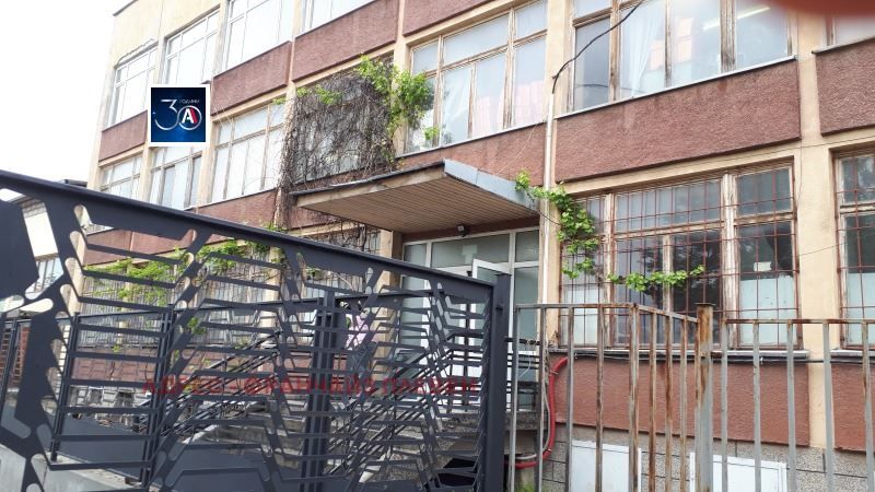Продава се Склад в Плевен, Индустриална зона - 358 кв.м за 140 €/кв.м - Снимка #4