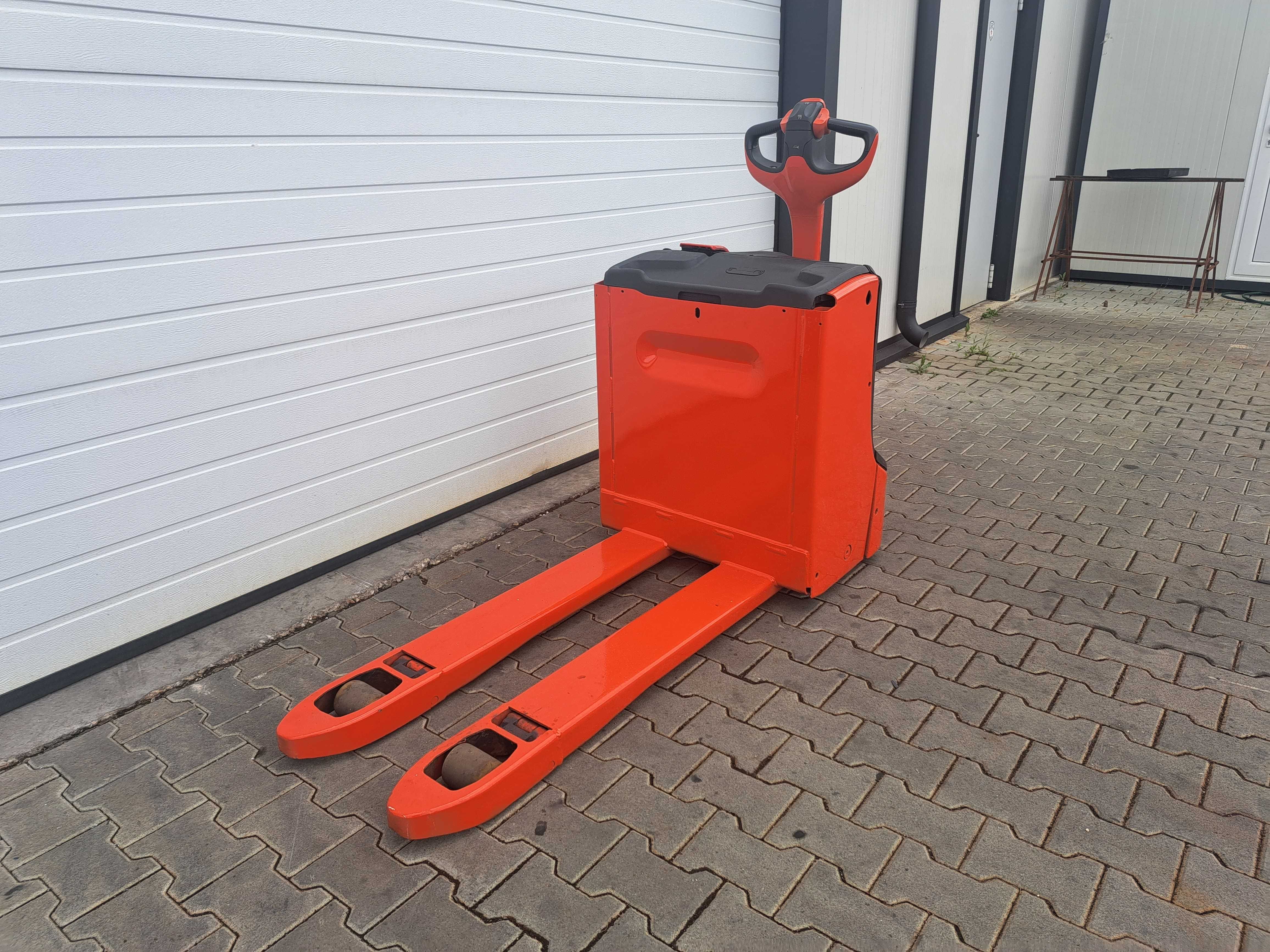 Електрическа палетна количка Linde T18 - от АБ Сервиз