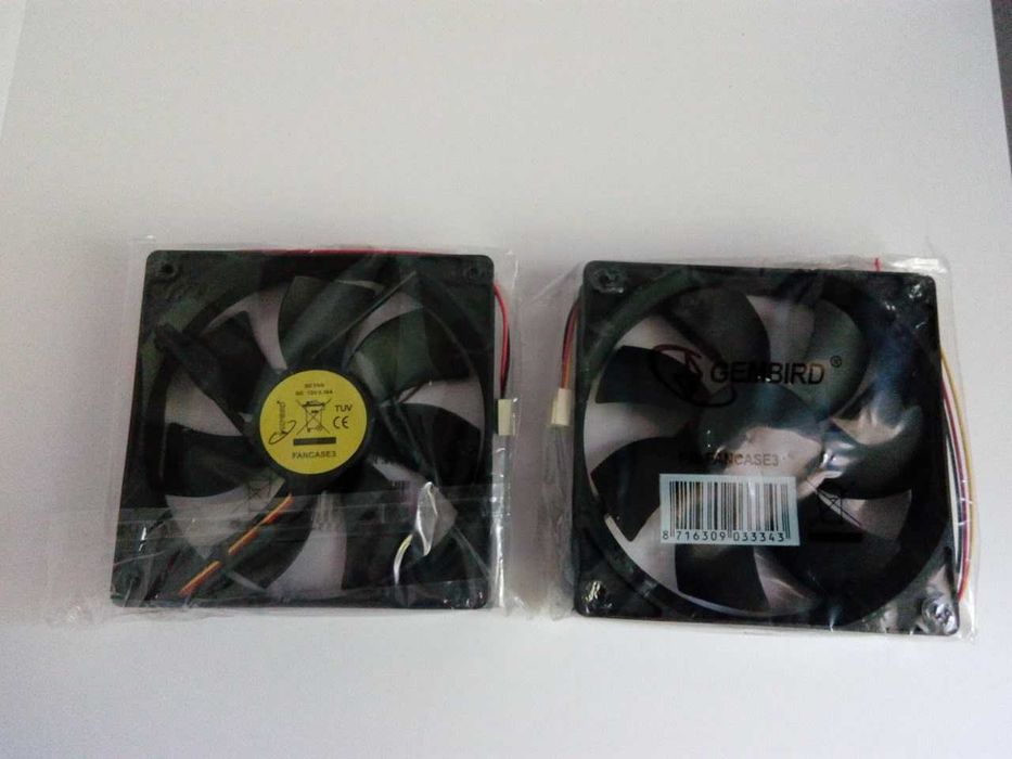 кулер 12 см. 3 pin ,DC 12V фирмы GEMBIRB