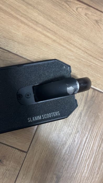 Slamm Classic V9 Trotinetă Freestyle + Slamm Logo Cască Skate