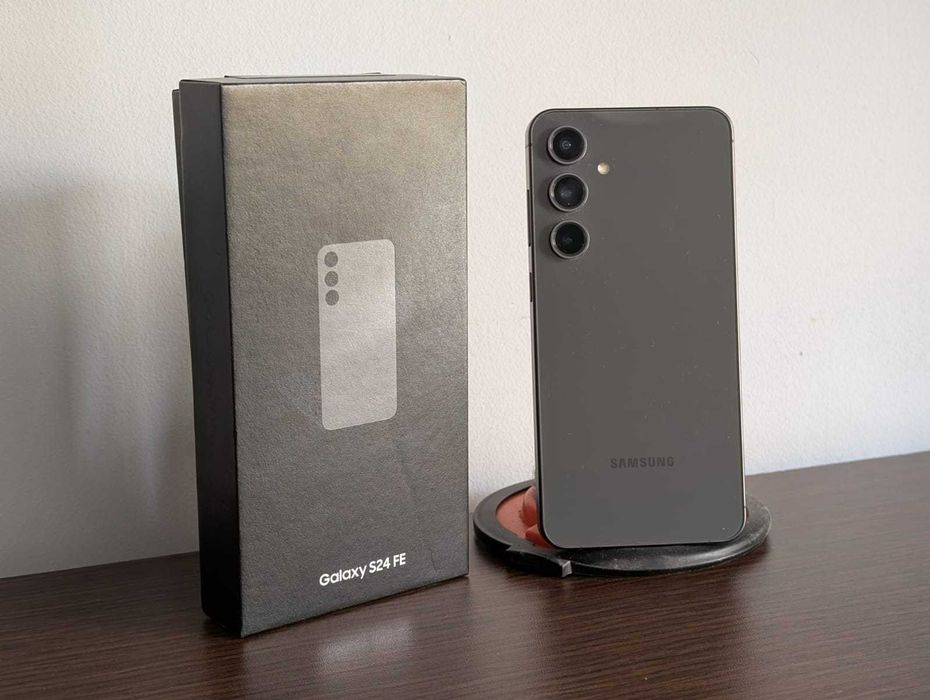 Samsung Galaxy S24 FE: Graphite: Impecabil