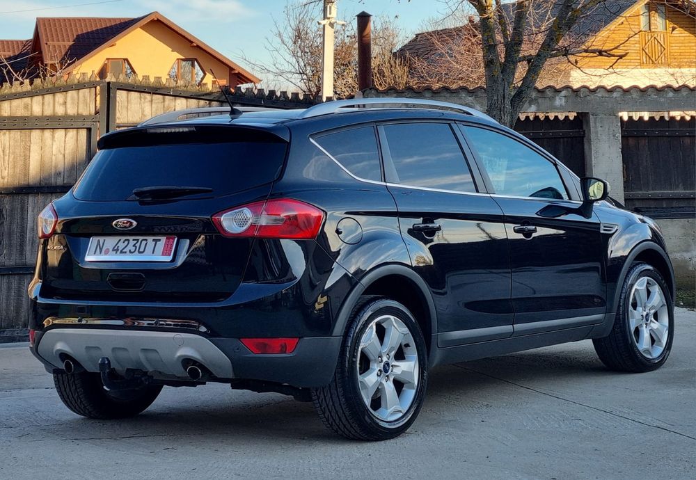 Ford Kuga//TITANIUM//FULL//4 x 4//2012//Panoramic//Xenon