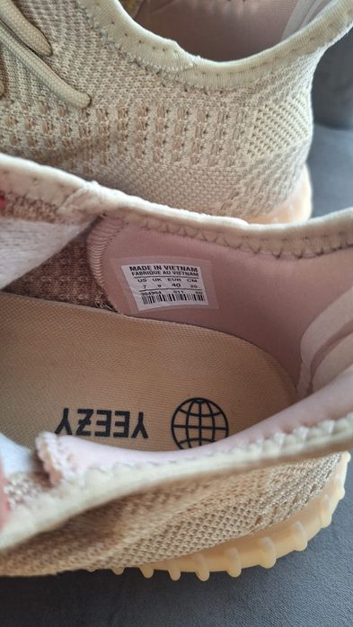 Yeezy Boost350  noi