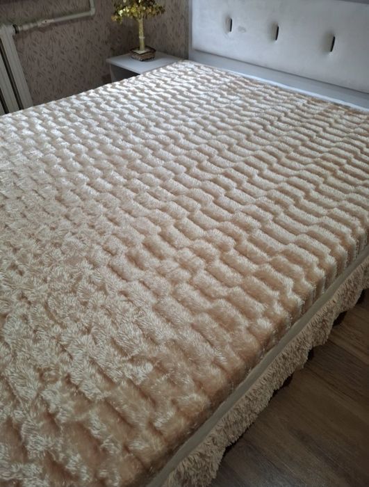 Продаётся  плед покрывало  мягкое