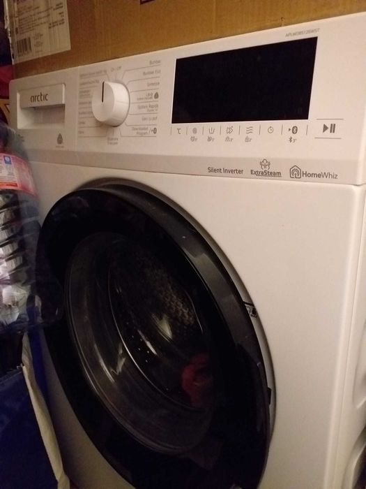 Masina spalat cu uscator arctic